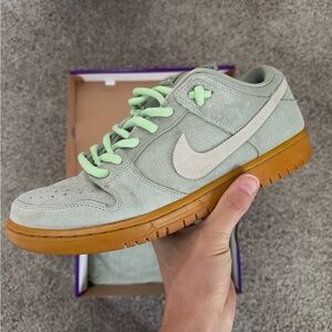 Nike SB Dunk low Island Green Suede Sneakers with Gum Sole